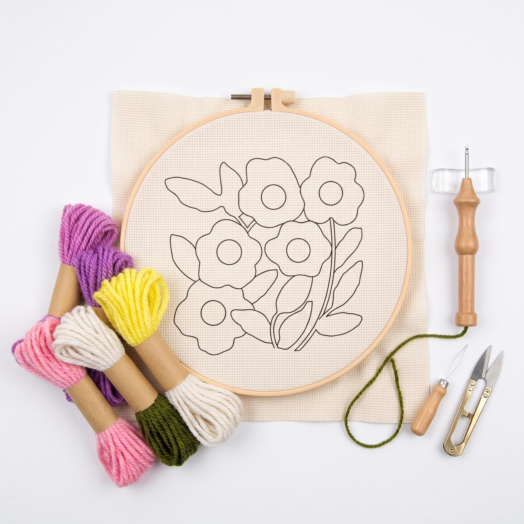Flower Punch Needle Embroidery Kit for Beginners, DIY Cross Stitch Starter Set with Patterned Fabric, Yarn, Embroidery Hoop, Complete Handcraft Kit for Adults, Home Wall Decor Gift