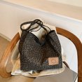 thumbnail image 4 of Bolso informal versátil de gran capacidad para mujer, nuevo bolso de hombro con estampado de leopardo popular para otoño e invierno de 2024, bolso de mano para viajeros, 4 of 4