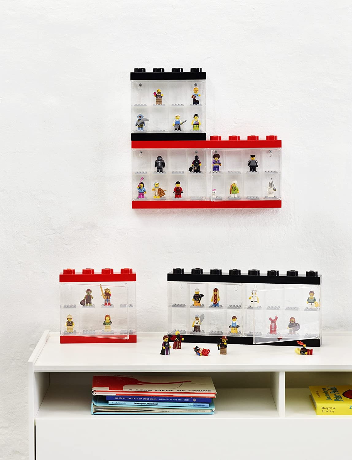 LEGO Minifigure Stackable Display Case with 8 Knobs, in Blue