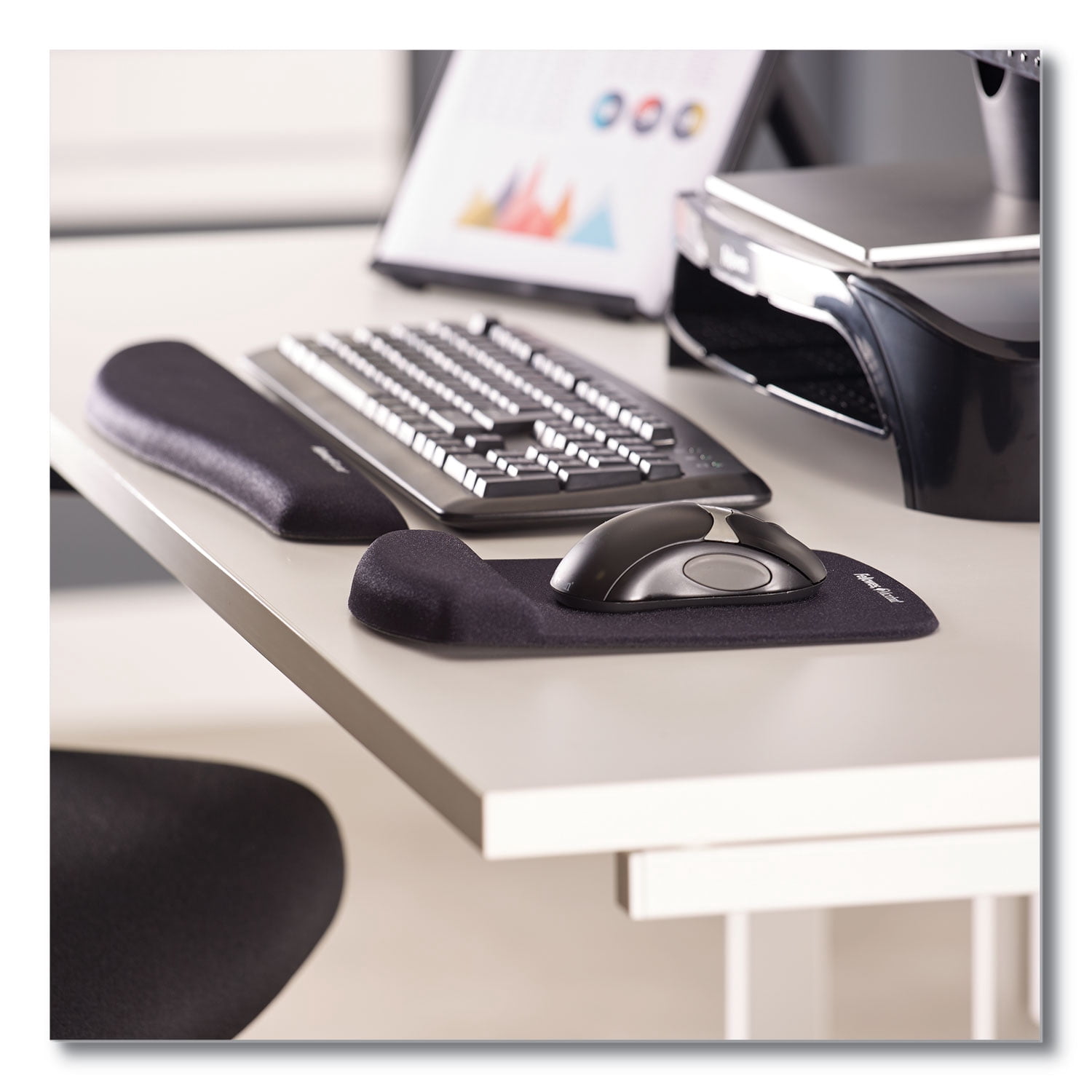 Fellowes PlushTouch Mouse Pad with Wrist Rest, 7.25 x 9.37, Black