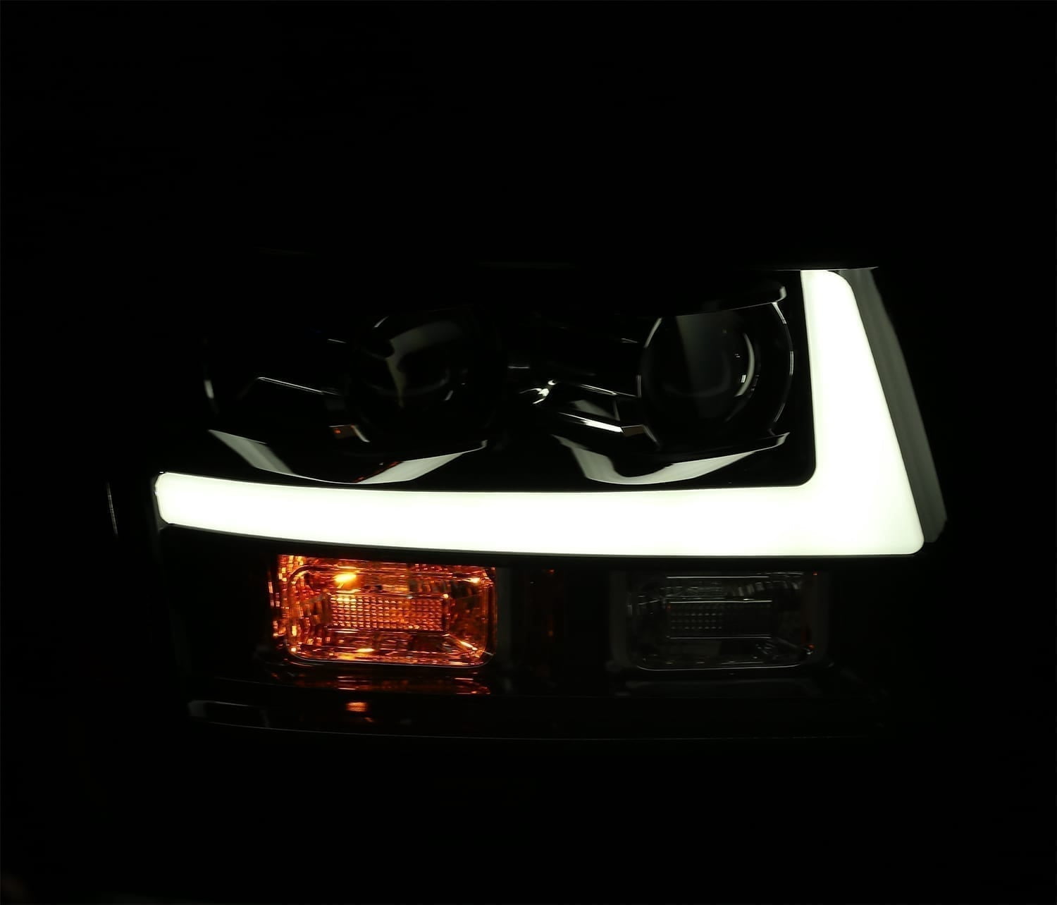 AlphaRex 07-14 Chevrolet Tahoe/Suburban/07-13 Avalanche MK II PRO-Series Halogen Projector Headlights Chrome