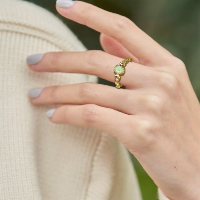 Bague Ovale Blanche Opale Lune Style Rétro avec Zirconia pour Amateurs de Bijoux Uniques