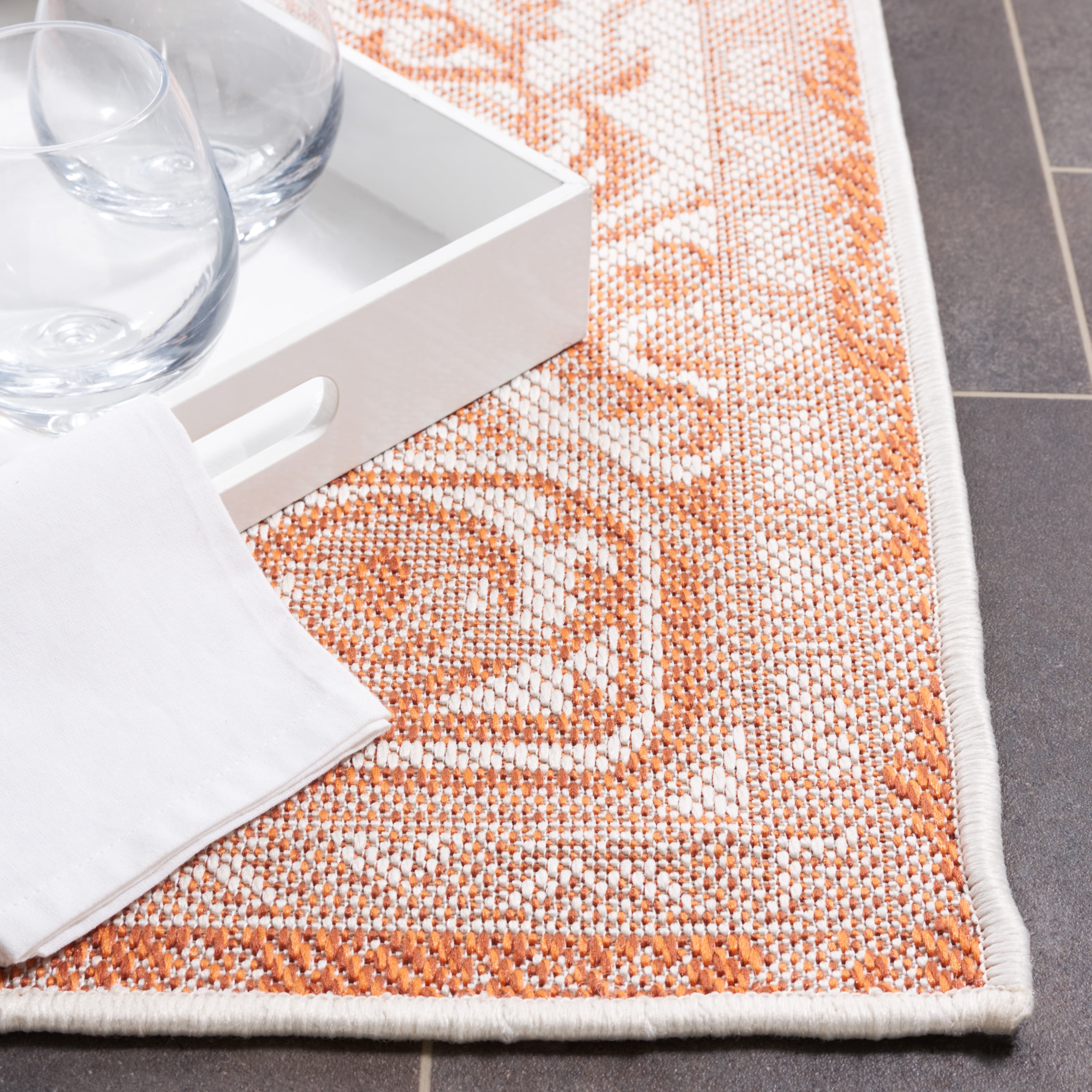 SAFAVIEH Machine Washable Rug Indoor/Outdoor Bermuda Collection - Bermuda Stacy Medallion Indoor/Outdoor Area Rug, Rust/Ivory, 4' x 6'