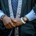 thumbnail image 1 of CRAFTHROU 10 Pcs Bracelets Lumineux Ronds en Silicone Vert pour Graduations Lycée et Université, 1 of 6