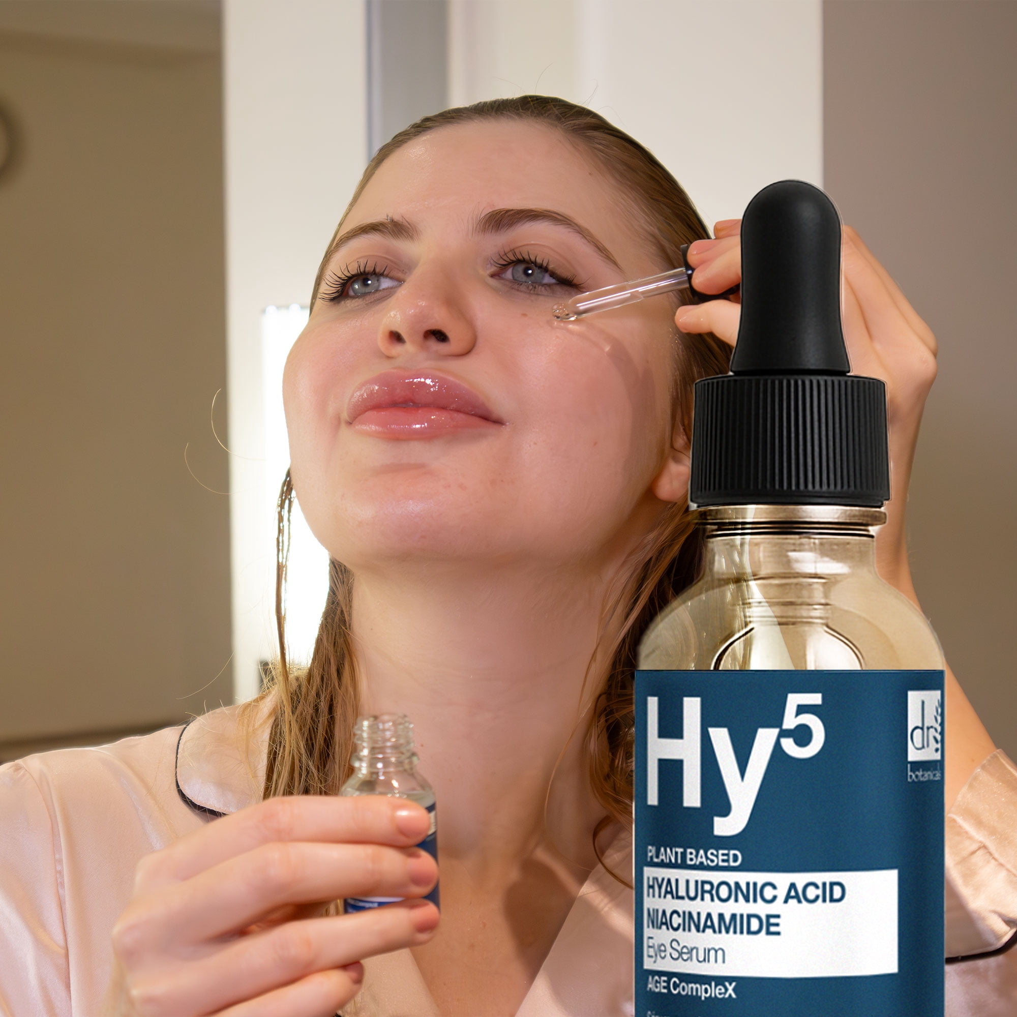 Dr Botanicals Hyaluronic Acid & Niacinamide Eye Serum, Hydrating & Brightening Under Eye Treatment for Dark Circles, Puffiness & Fine Lines, 4.10 fl oz