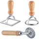 thumbnail image 1 of Molde para ravioles con rueda rodante, molde para pasta con mango de madera y borde estriado, cortador de ravioles y almohadilla de prensa, para pasta, ravioles, lasaña (juego de 3 con cortador de galletas) Excelente Rendimiento ER000051SX, 1 of 5