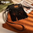 thumbnail image 3 of Bolso bandolera Montana West Wrangler tipo clutch con flecos 27 x 5 x 17 cm, 3 of 7