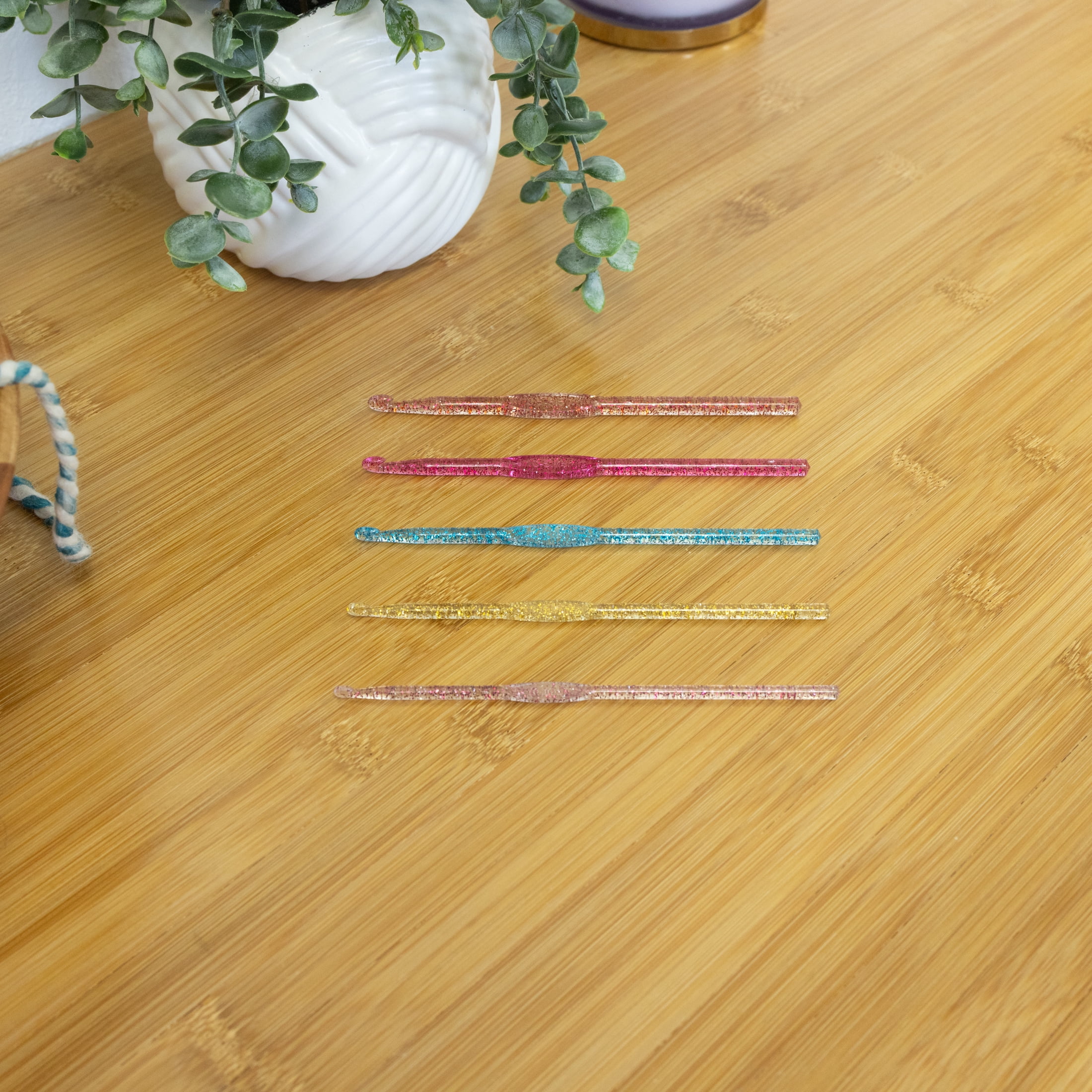 Hello Hobby Glitter Acrylic Crochet Hooks, Sizes G-K, 5-Piece Set