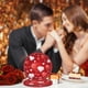 thumbnail image 1 of Vajilla de San Valentín | 16 piezas con diseño de corazones: platos, vasos, servilletas y mantel | Artículos desechables para fiestas en rojo y blanco, 1 of 5