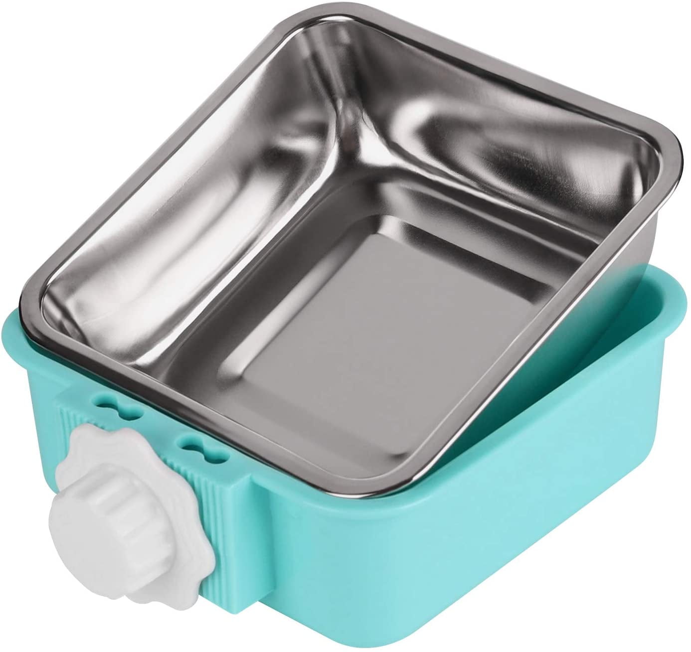 Should You Put A Water Bowl In A Dog Crate