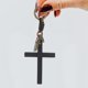 thumbnail image 1 of WEUVEB Llaveros Decorativos En Cuero Negro Con Cruz Vintage Para Llaves De Casa Y, 1 of 8