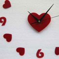 thumbnail image 5 of Reloj de pared de corazón rojo DIY Reloj de pared hueco mudo acrílico para sala de estar dormitorio oficina sala de estudio Noticed JJ14867-00, 5 of 5