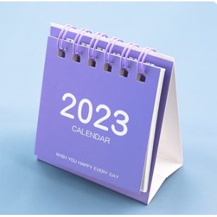 Mini Calendario De Escritorio Japonés Sanrio 2023 Lindo Perro Canela Kuromi Chica Corazón Estudiante Decoración Adornos
