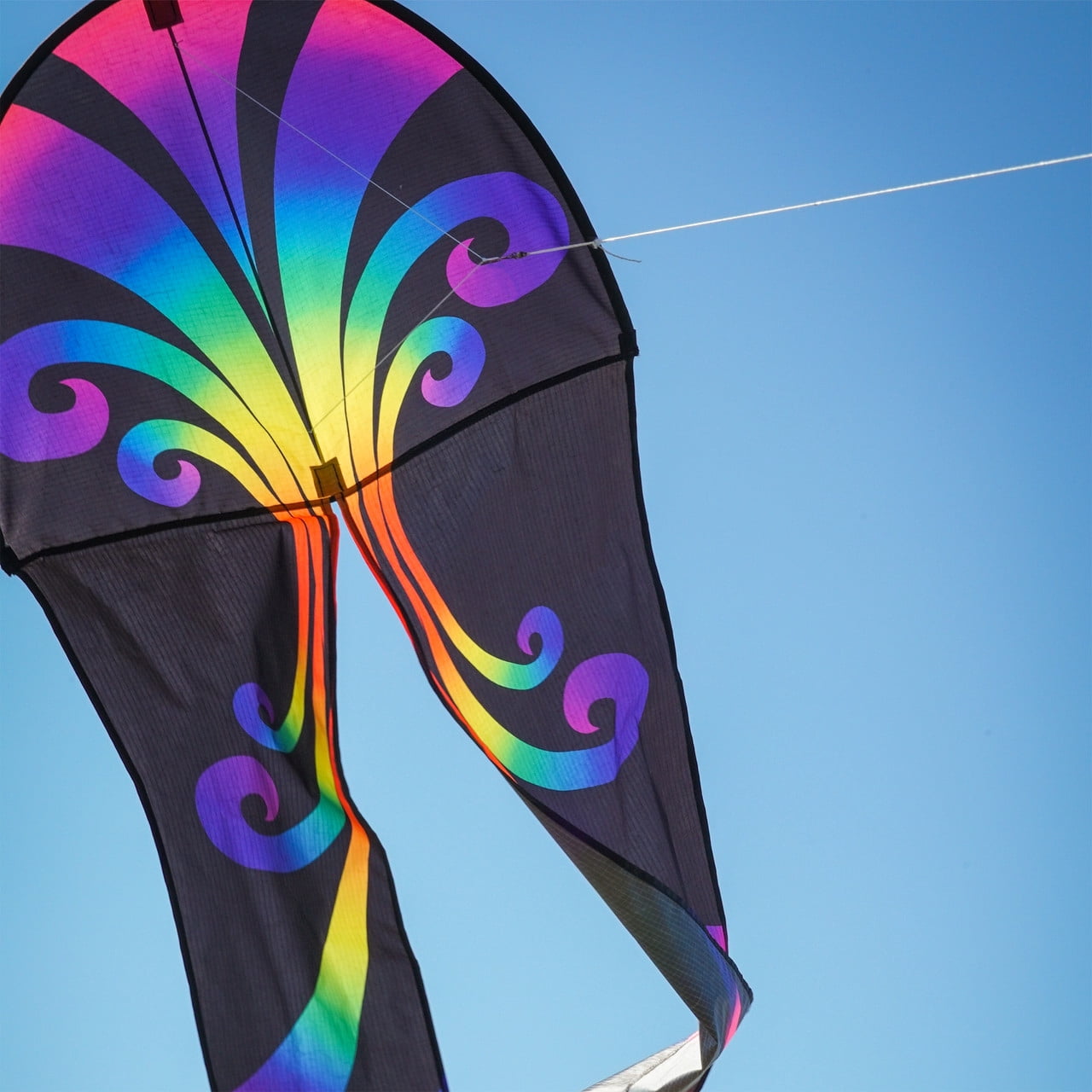 In the Breeze 3355 — 22" Aurora Dancing Dragon Kite — Easy Flying Single Line Kite