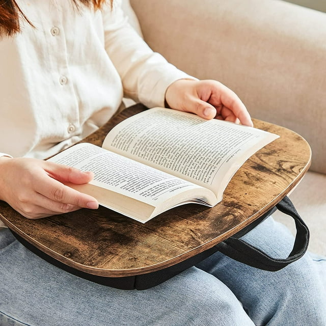SONGMICS Escritorio para Regazo, Bandeja para Cama, Mesa para Computadora Portátil con Asa, Cojín, Marrón Rústico