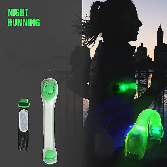 Brazalete con luz LED premium de 4 piezas, correa de cinturón para correr de silicona ajustable y reflectante/resistente al agua que brilla en la oscuridad (verde)
