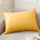 thumbnail image 1 of Funda de almohada rectangular impermeable para exteriores – Protector de cojín moderno y liso para muebles de patio, jardín y piscina., 1 of 6