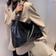 thumbnail image 4 of Bolso Mano Retro Hobo Elegante para Mujer Suave Gran Capacidad Color Sólido, 4 of 9