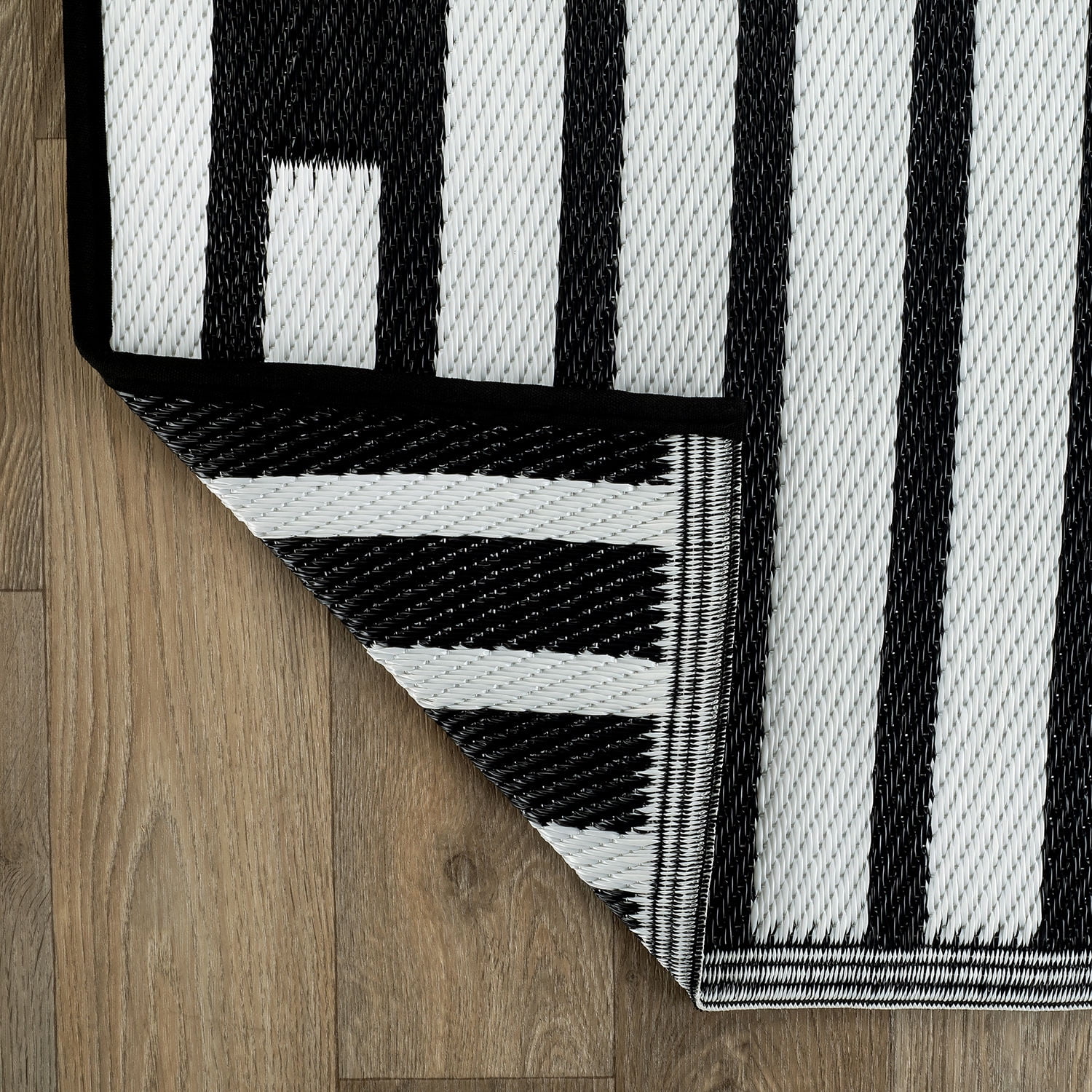 World Rug Gallery Bohemian Stripe Diamond Reversible Recycled Plastic Outdoor Picnic Mat, Camping Rug, RV Rug - BLACK 7'10"x10'
