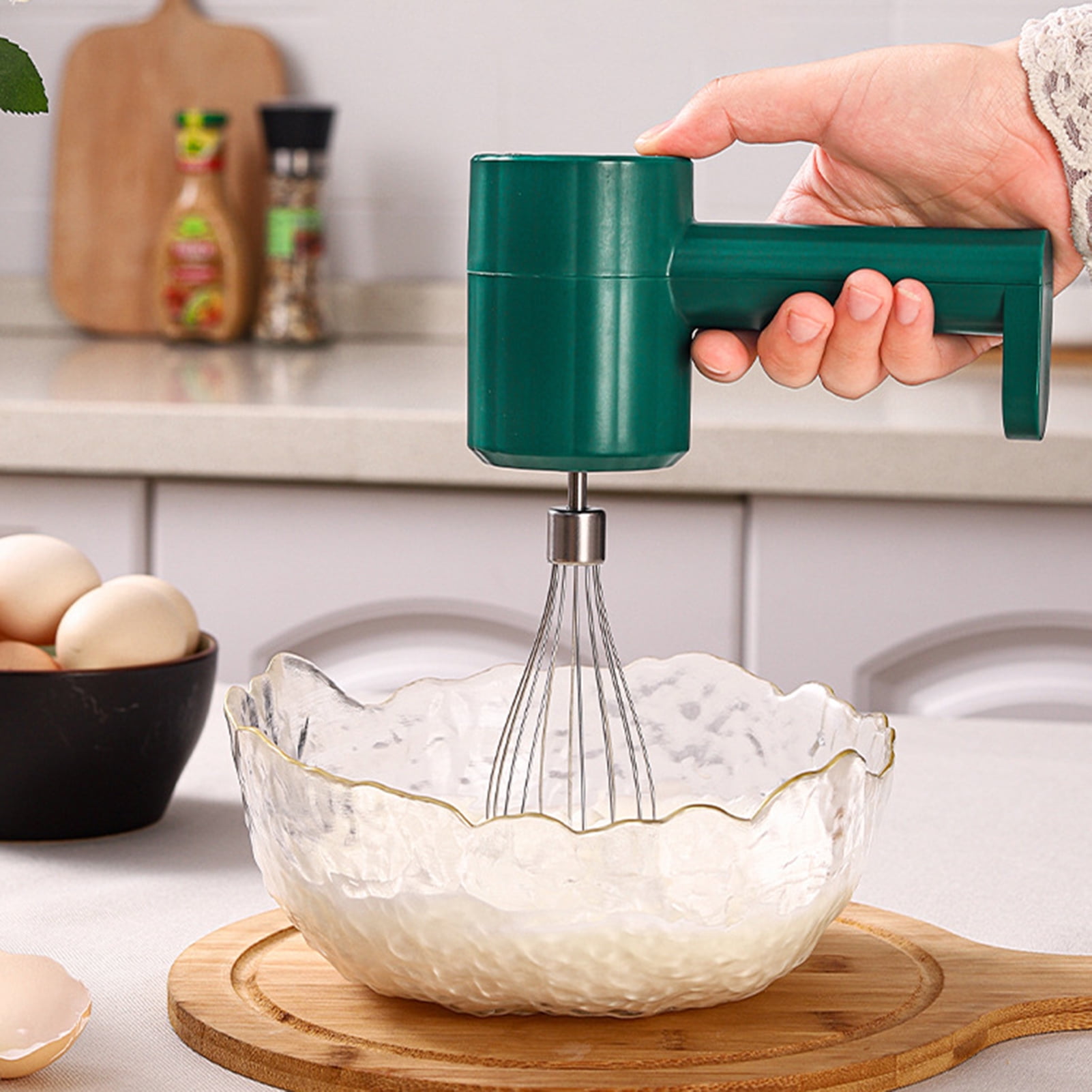 SYOSI Automatic Triangle Stirrer, Adjustable Electric Hand Whisk Blender 3  Speeds Automatic Mixer Portable Kitchen Gadgets Stir Mixing Egg Beater for  Frappe, Matcha, Hot Chocolate Black UAE