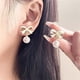 thumbnail image 4 of Fiudx Pendientes de Perlas, Elegante Diseño Colgante Dorado, Detalles de Circonitas de Calidad Aaa+, Elegantes Joyas de Boda, para Uso Diario, Perfectos para Novias, Un Regalo Exquisito., 4 of 6