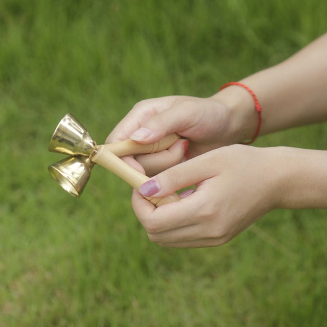 Conjunto de instrumentos musicales, coctelera de huevos, pandereta, instrumento triangular para niños y bebés