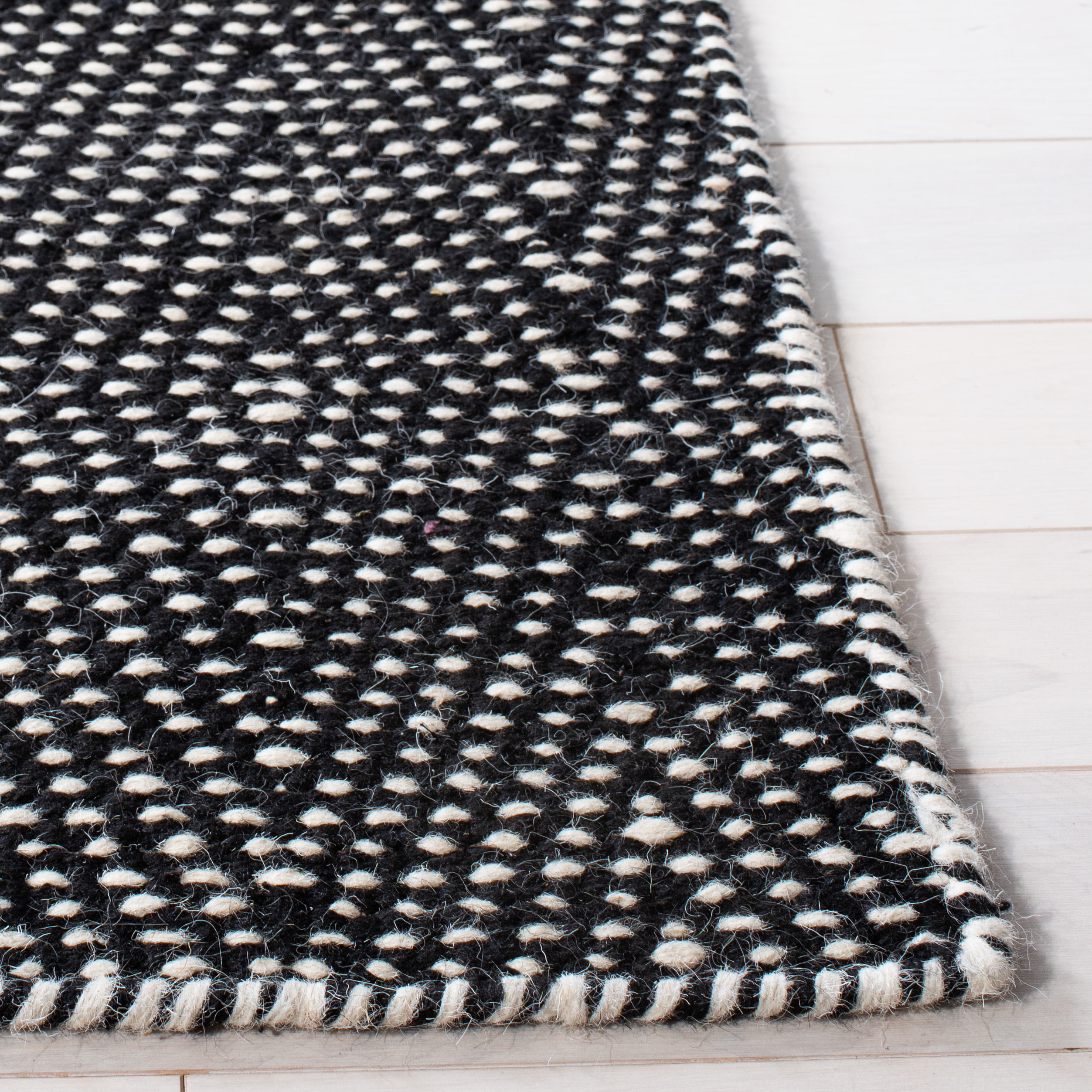 Safavieh Kilim Cynthia Diamond Area Rug, Black/Ivory, 5' x 8'