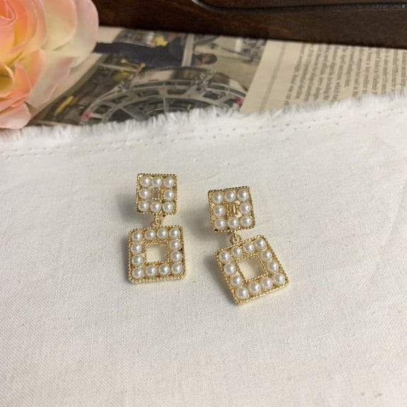 [Clip on] Elegant Pearls on Square Drop earrings