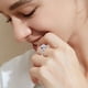 thumbnail image 5 of Anillo de bodas Xihbxyly con incrustaciones de diamantes y circonitas en corazón joyería de compromiso para mujer, 5 of 5