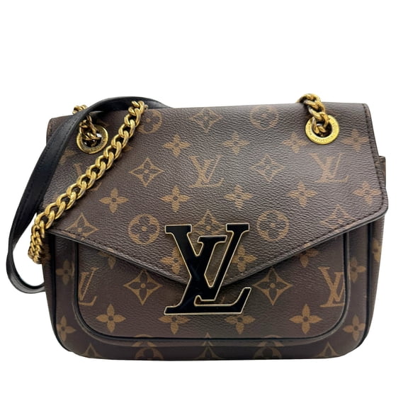Pre-Owned LOUIS VUITTON Passy M45592 Shoulder Bag in Monogram Canvas for Women