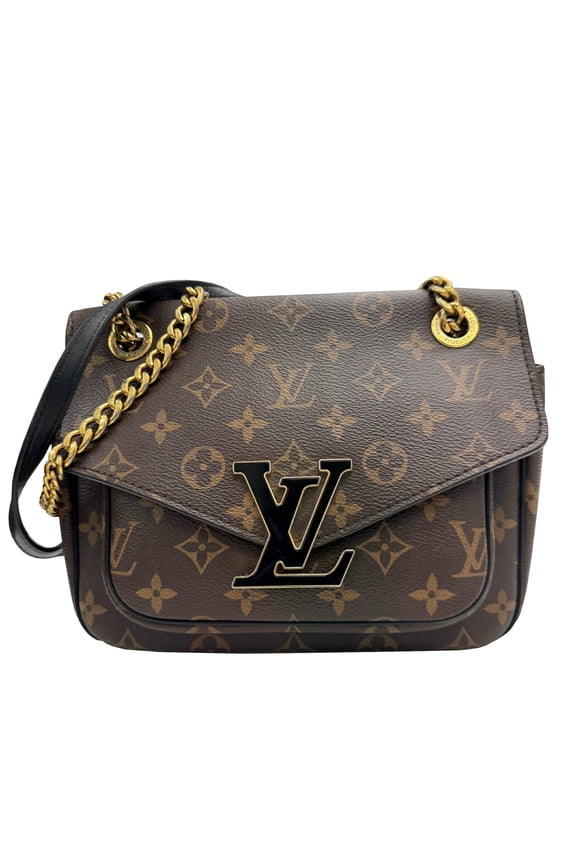 Pre-Owned LOUIS VUITTON Passy M45592 Shoulder Bag in Monogram Canvas for Women (Good)