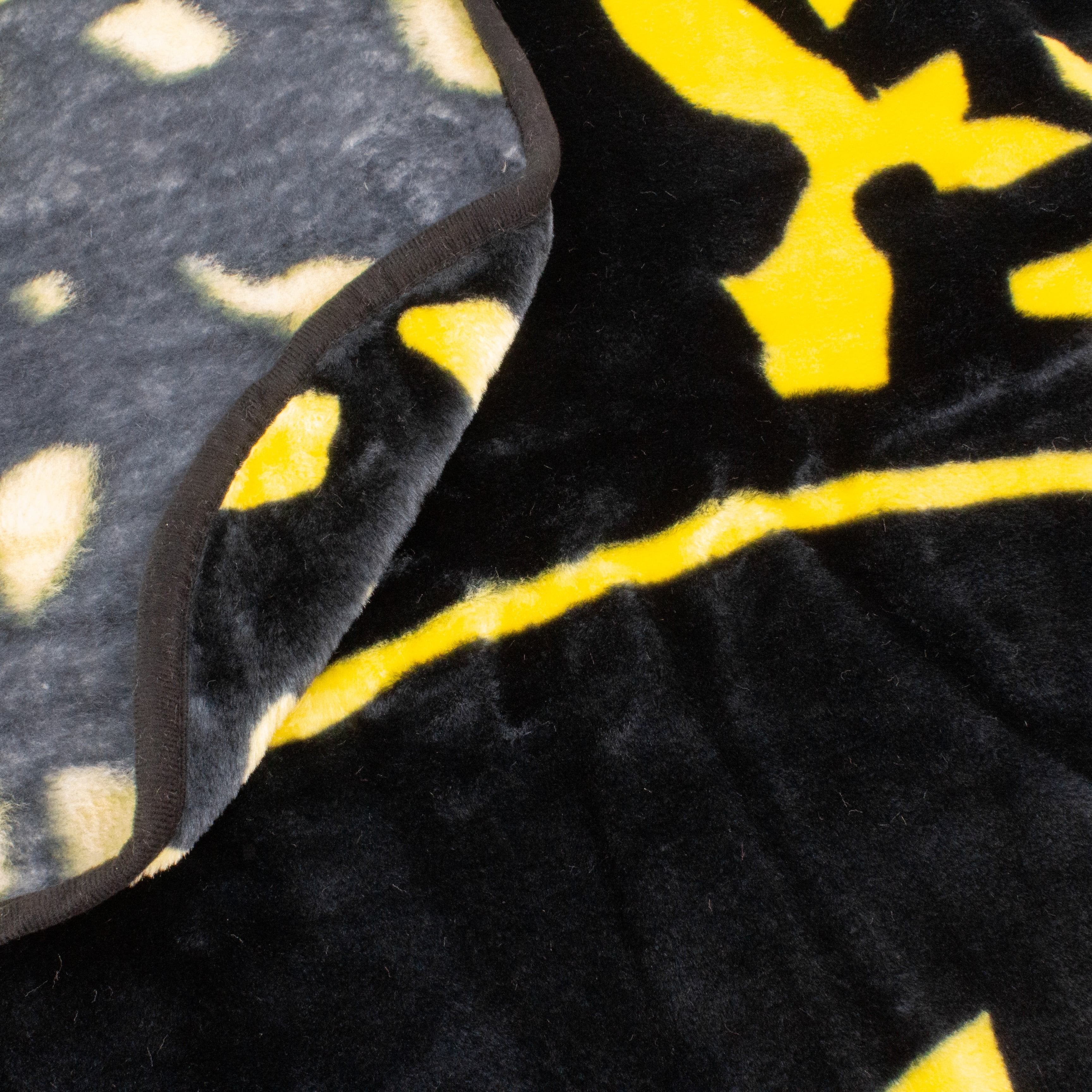 College Covers Iowa Hawkeyes Huge Raschel Throw Blanket, Bedspread, 86" x 63"