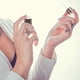 thumbnail image 3 of Exquisita botella de spray para aceites esenciales de 3 ml con grabado floral hueco., 3 of 6