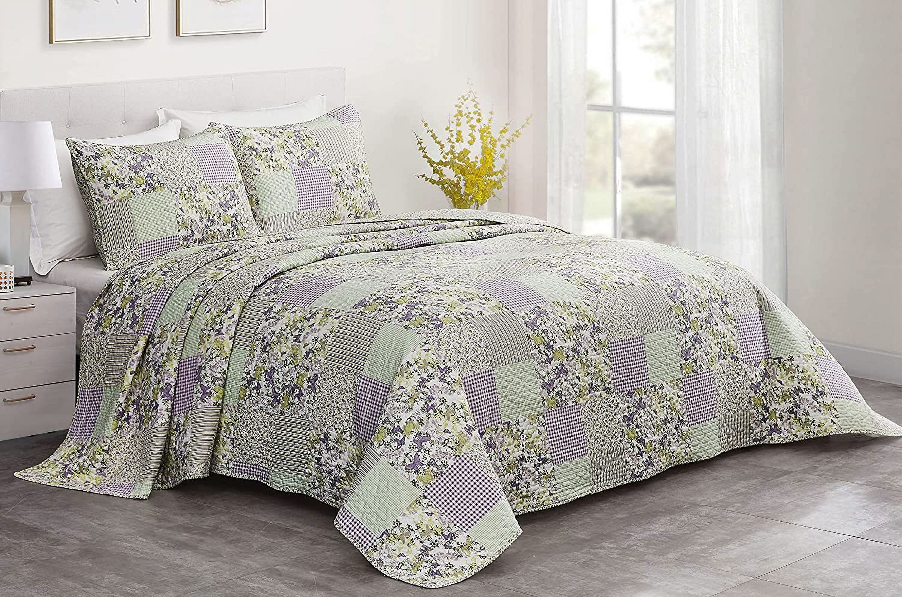 Chezmoi Collection Daisy 3-Piece Printed Patchwork Quilt Set, Purple Butterfly Botanical Candy Stripe Checkered Coverlet, Pre-Washed Microfiber Lightweight Reversible Bedspread, Oversized King Size