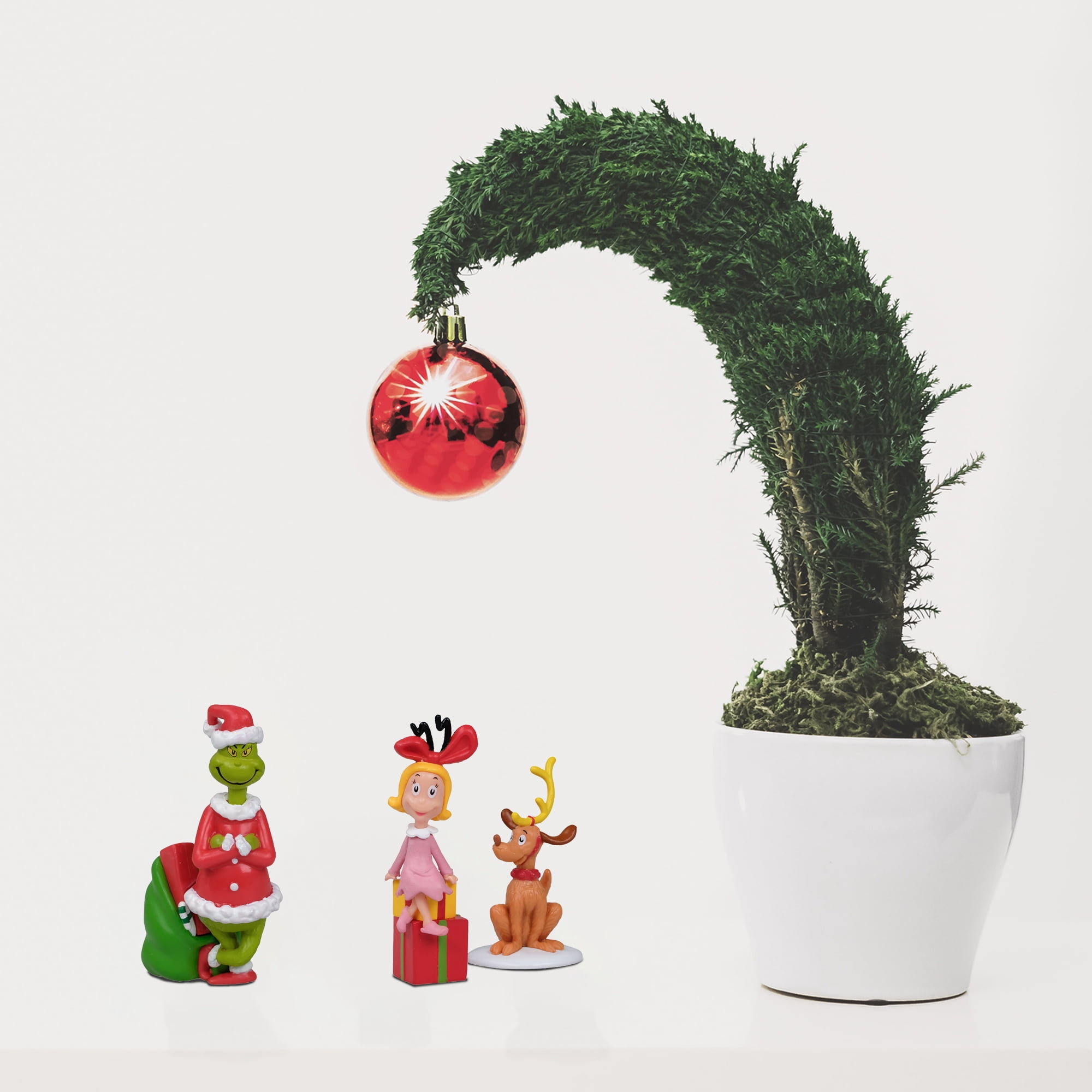 Dr. Seuss Cindy‑Lou Who & Max Christmas Village Figurine Set – 2 Piece Set