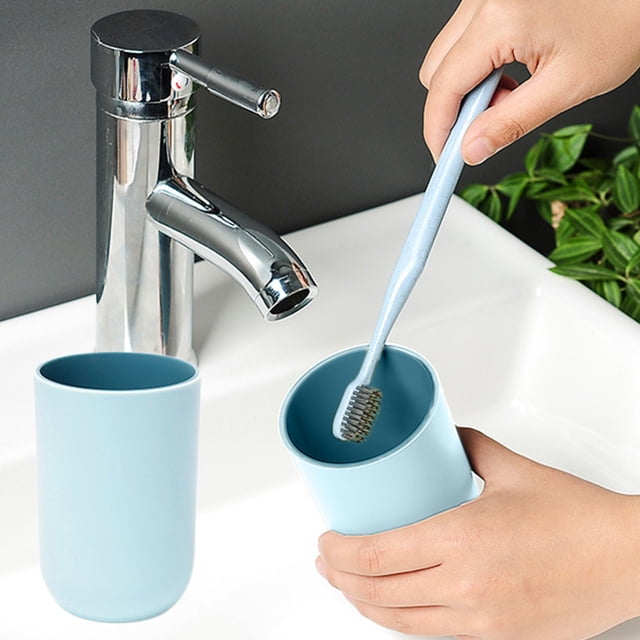 High Capacity Mouthwash Cup, Durable Plastic Toothbrush Cup with Large Rim, Reusable Bathroom Rinsing Cup for Couples Students Dormitory, Light Blue