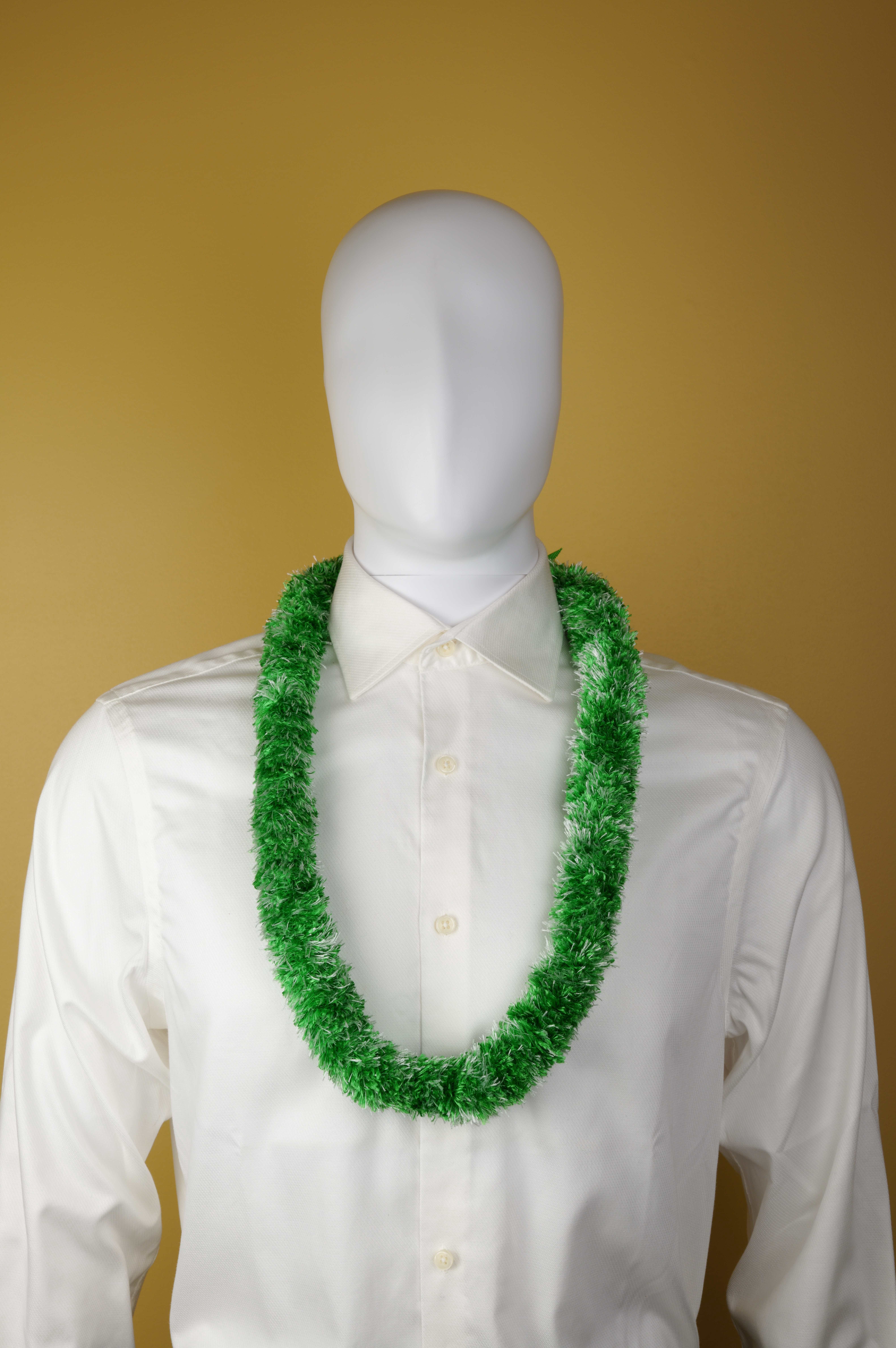 Funcraft Emerald & White Combo Yarn Lei, 1 Each