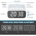 thumbnail image 4 of Radio Reloj con Altavoz Bluetooth, Carga Inalámbrica, Radio FM, Pantalla de Espejo LED con Puerto USB, Entrada AUX, Llamadas Manos Libres (Blanco), 4 of 5