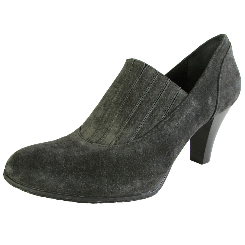 born crown shoes