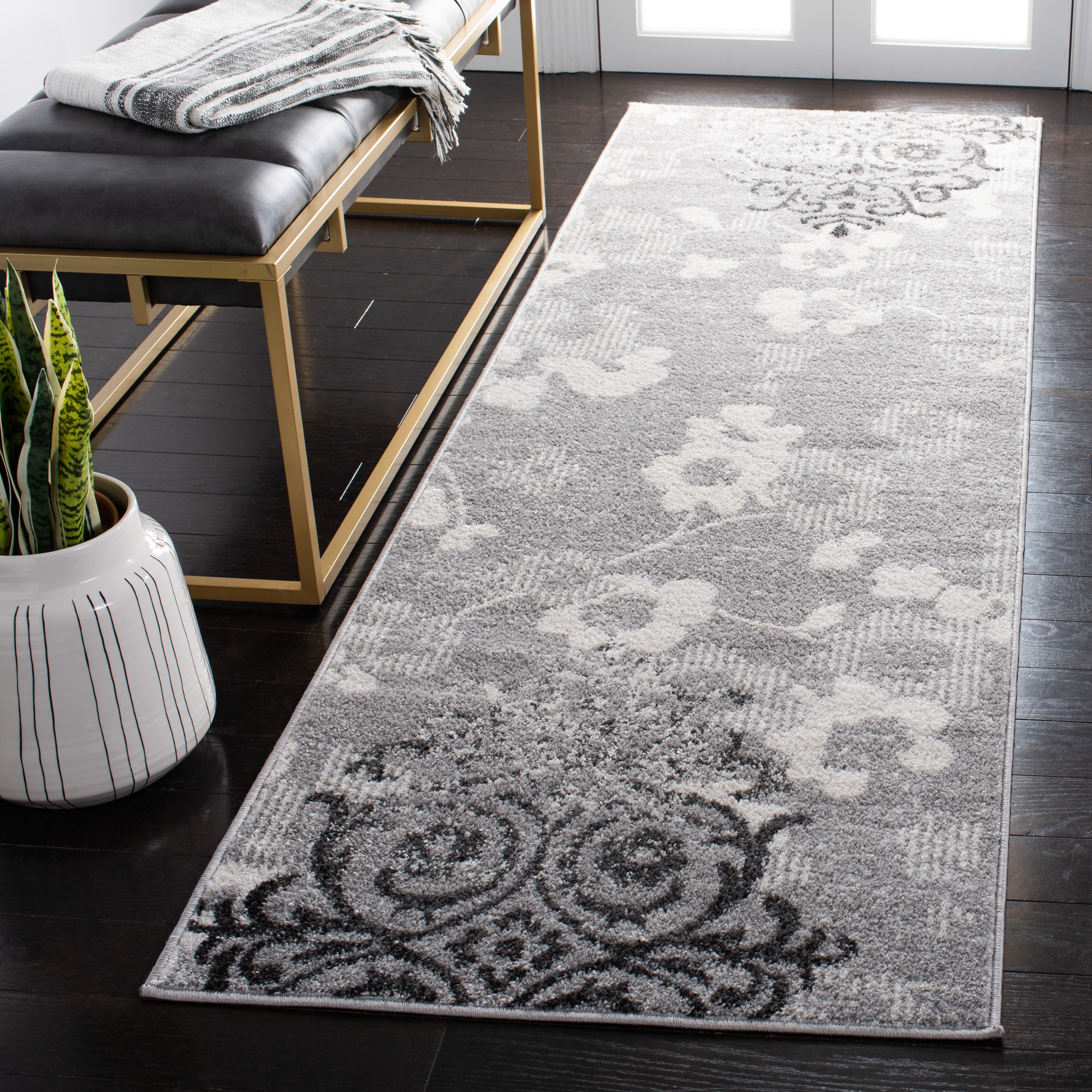 SAFAVIEH Adirondack Hortense Floral Runner Rug, Silver/Ivory, 2'6" x 22'