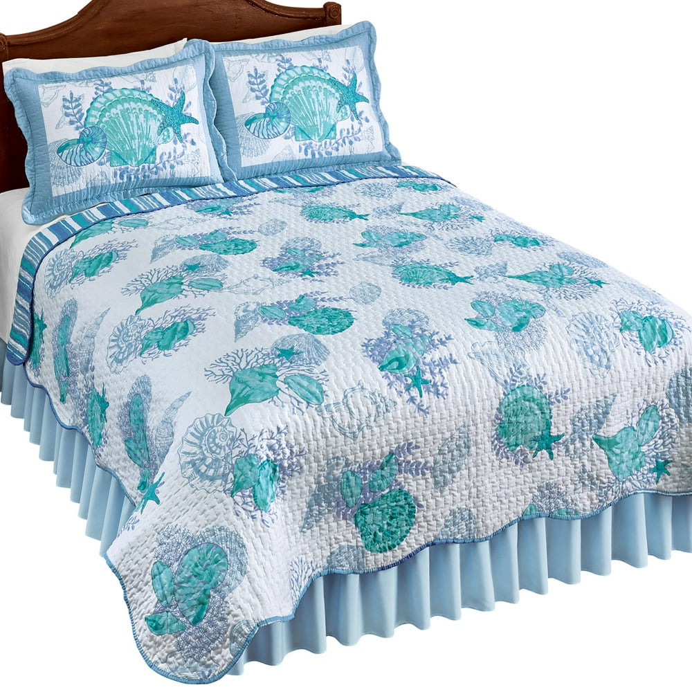 Seaside Escape Quilt with Scalloped Edges, AllOver Stitching and
