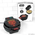 thumbnail image 5 of Uncanny Brands Star Wars Darth Maul Waffle Maker - El señor Sith en tus gofres, 5 of 5