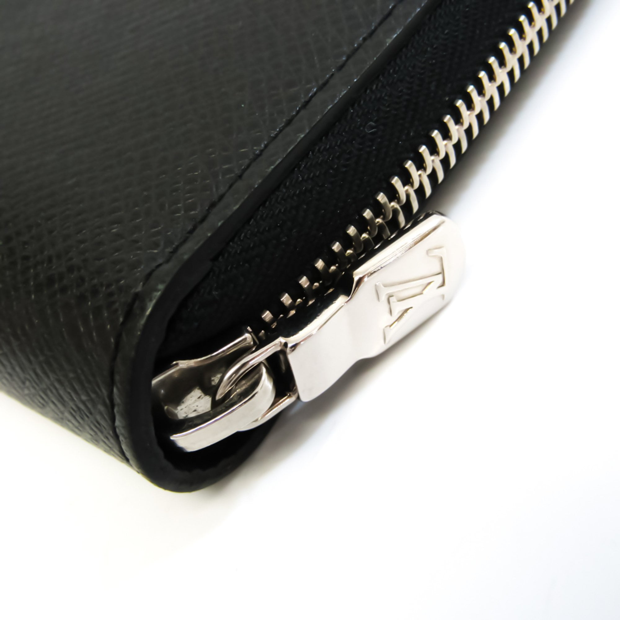 Authenticated Used Louis Vuitton Taiga Zippy Organizer NM M30056 Men's  Taiga Leather Long Wallet (bi-fold) Noir