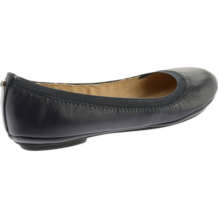 Round toe bandolino deals flats