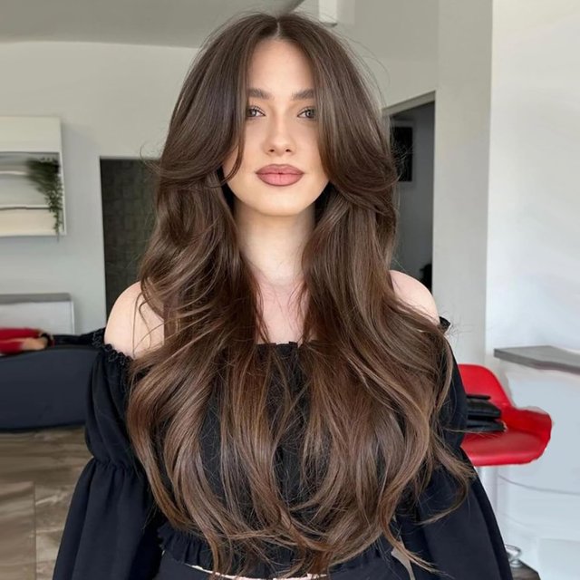 Yanonmyfd Wig with Bangs Long Wavy Copper Red Layered Wig with Curtain Bangs for White Black Women,Synthetic Ginger Reddish Brown Layered Long Wavy Shaggy for Daily Party 24inch
