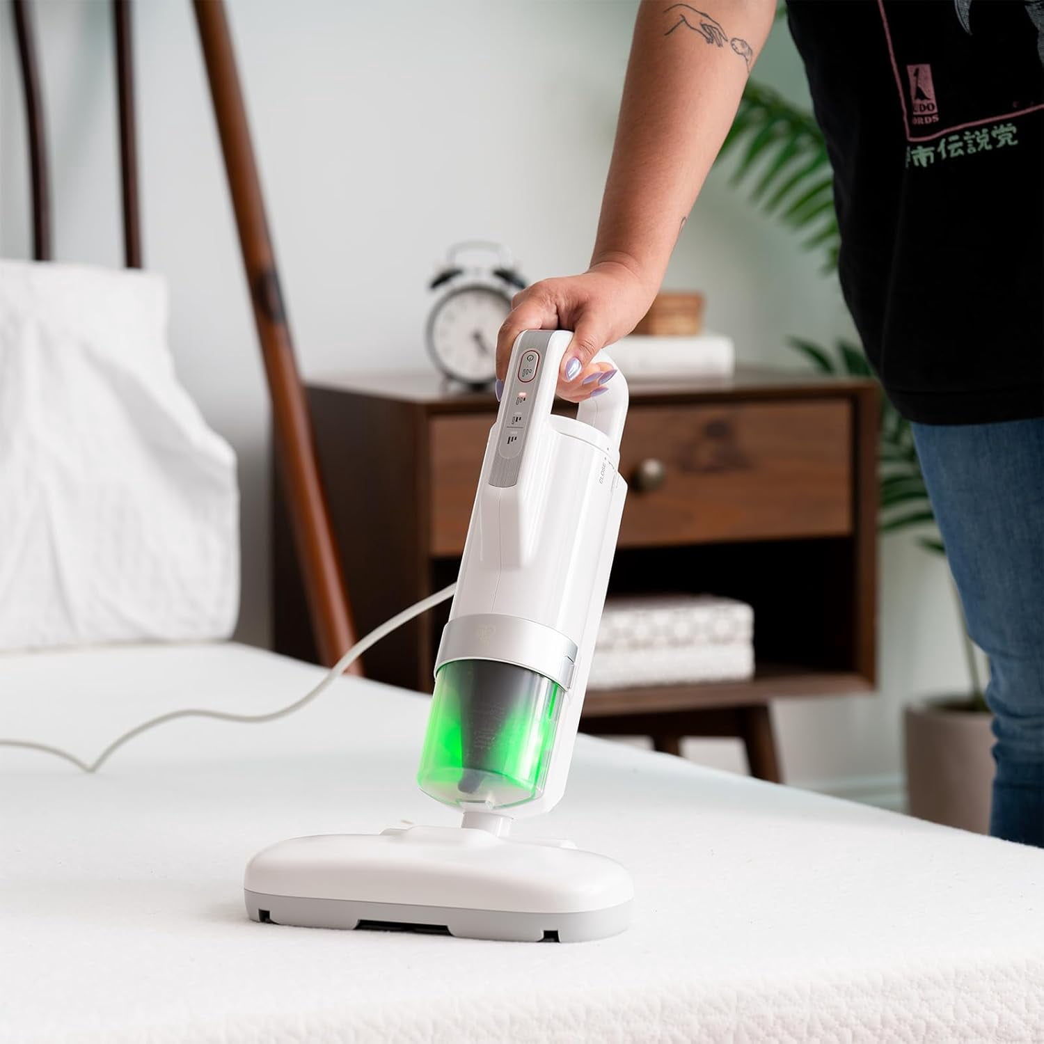 IRIS Corded Handheld Vacuum Cleaner with Dust Sensor, White