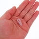 thumbnail image 4 of Kit de 50 clips de retención de vidrio transparente con tornillos para fijar puertas de gabinetes de vidrio y ventanas, soportes para paneles de vidrio y clips para espejos., 4 of 6