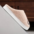 thumbnail image 4 of Pantuflas peludas Cgtredaw de algodón suave con punta cerrada para Hombres y mujeres, 4 of 9