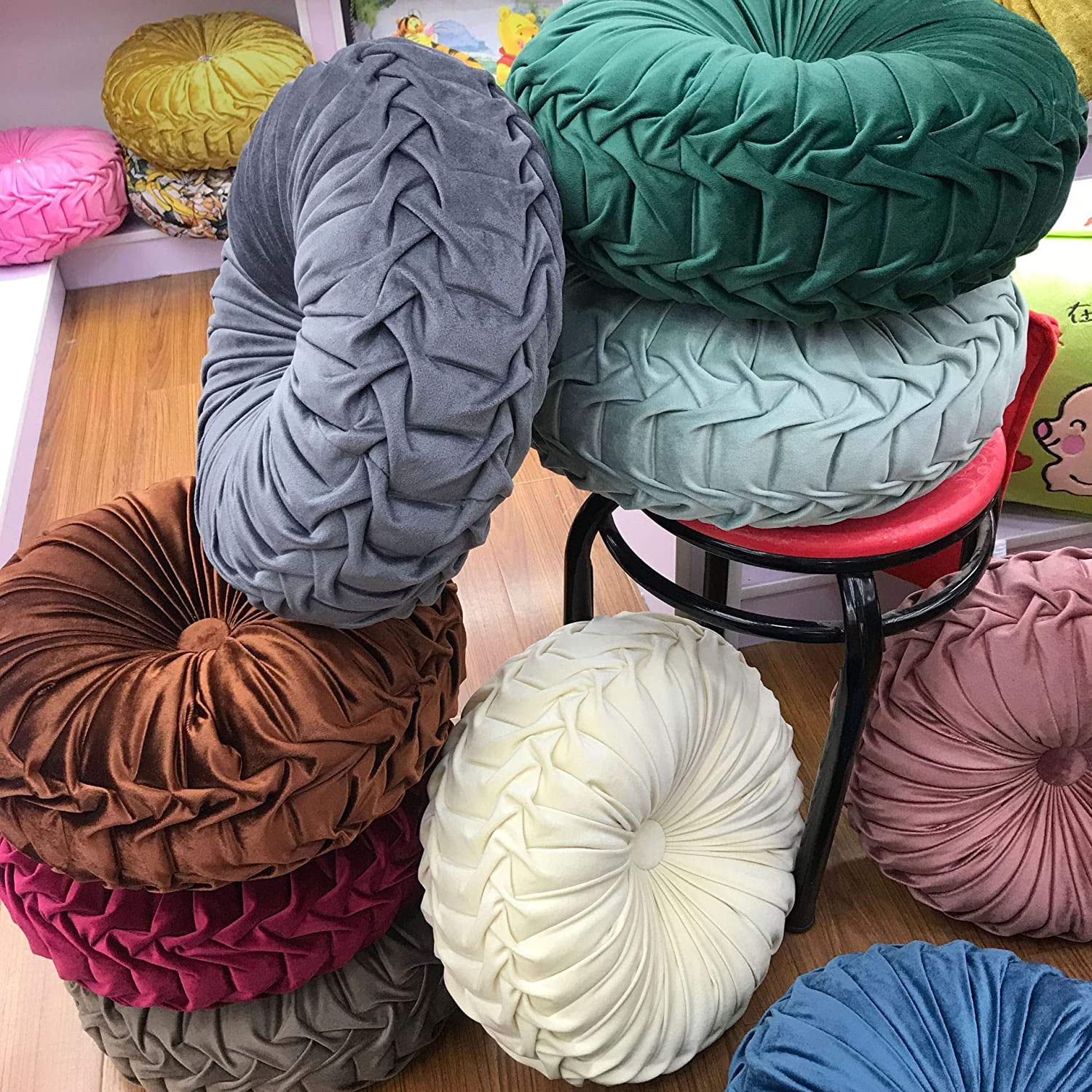 Black round pillow deals