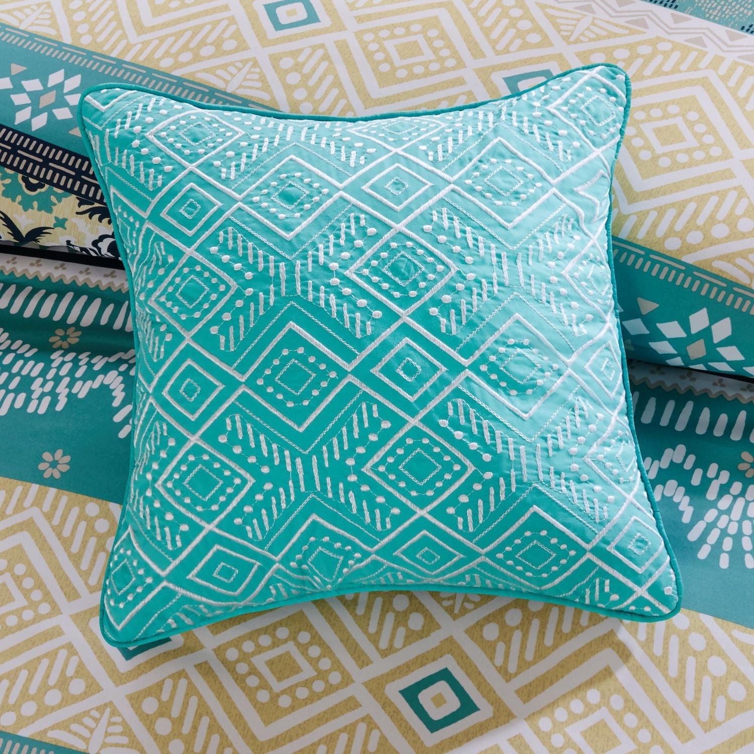 Home Essence Apartment Aneesa Comforter Set